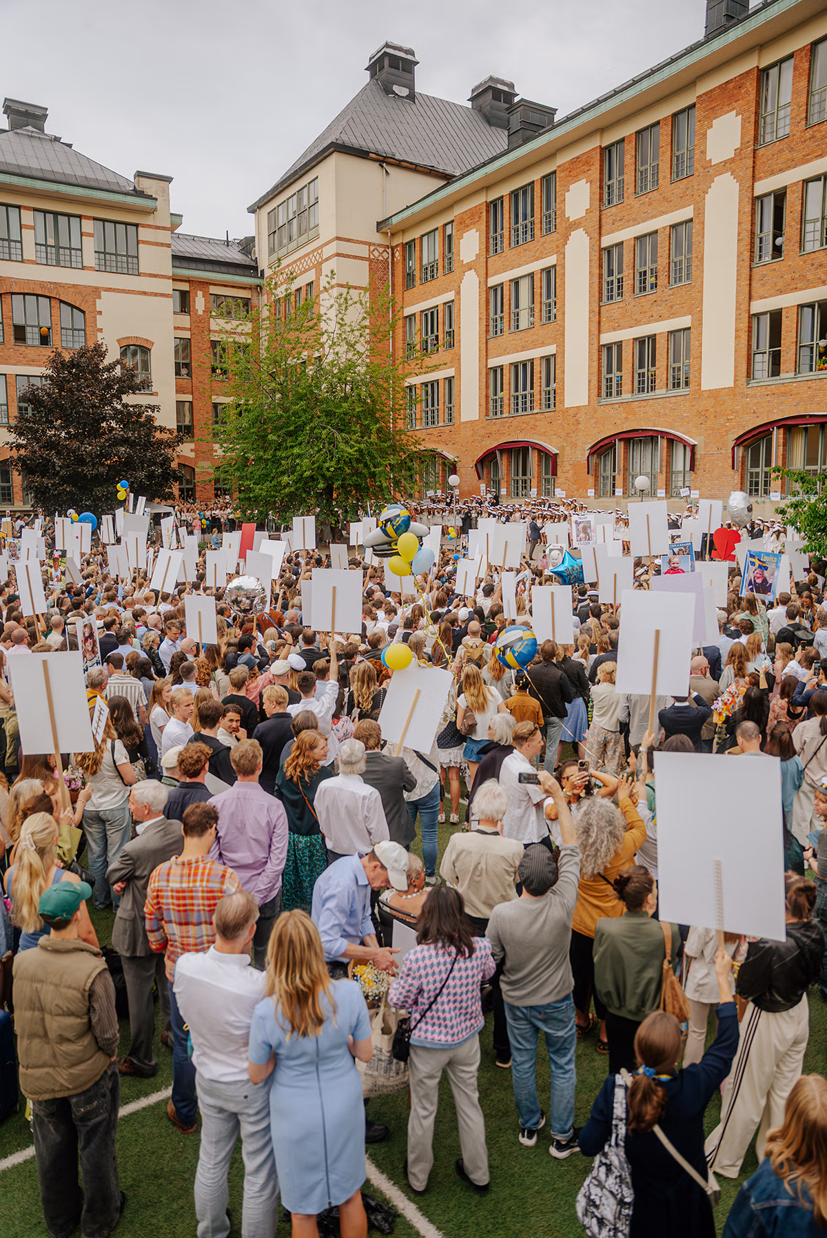 Designverktyg för att skapa studentskylt med foto och text
